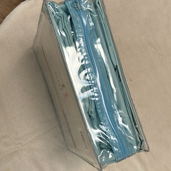 ClaraClark Deluxe sheetset. Premier1800 Collection.Full,deep pocket sheets/NWOT. - Picture 2 of 6